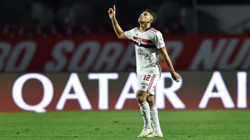 NEGOCIANDO - Quem está na mesma situação de Pablo é o meia Vitor Bueno, que também deve ter sua rescisão de contrato com o São Paulo acertada até o fim desta semana.