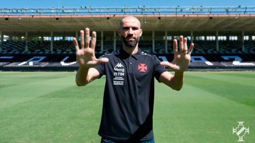 Vanderlei - O goleiro está emprestado ao Operário. O jogador chegou com status de titular e não conseguiu desempenhar seu futebol da época de Santos e Grêmio.