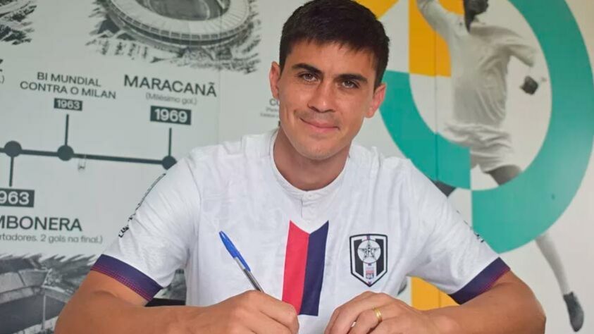 EMANUEL BIANCUCCHI (foto) é a contratação de impacto do Resende para o Estadual. Após passagens por Bahia, Vasco, Ceará e Vila Nova, o primo do Messi é uma das novidades da equipe de Sandro Sargentim. Os defensores Elenilson e Juninho e os meias Khevin, Zizu e Felipe Souza são algumas novidades. Além disto, dez jogadores que disputaram a Copa São Paulo subiram para os profissionais: o goleiro Matheus Salles, o lateral-esquerdo Douglas, os zagueiros Peixoto e Halls, os meio-campistas Índio, João Felipe, Medina e Brendon, além dos atacantes Bismarck e Léo Pedro.