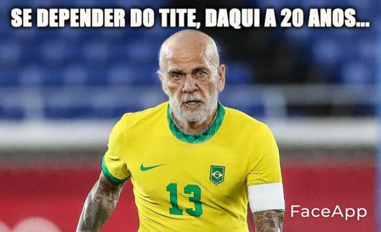 Convocação de Tite para jogos das Eliminatórias contra Equador e Paraguai rendeu memes na web.