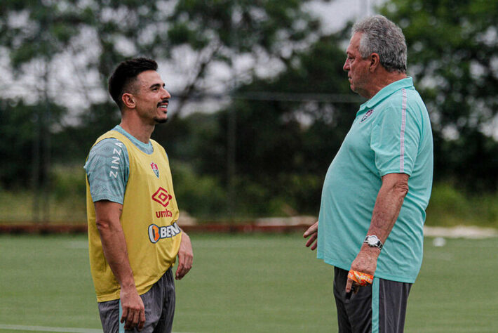 O Fluminense se reapresentou no CT Carlos Castilho na manhã desta segunda-feira para iniciar a pré-temporada. Com quatro reforços, veja a seguir algumas imagens.