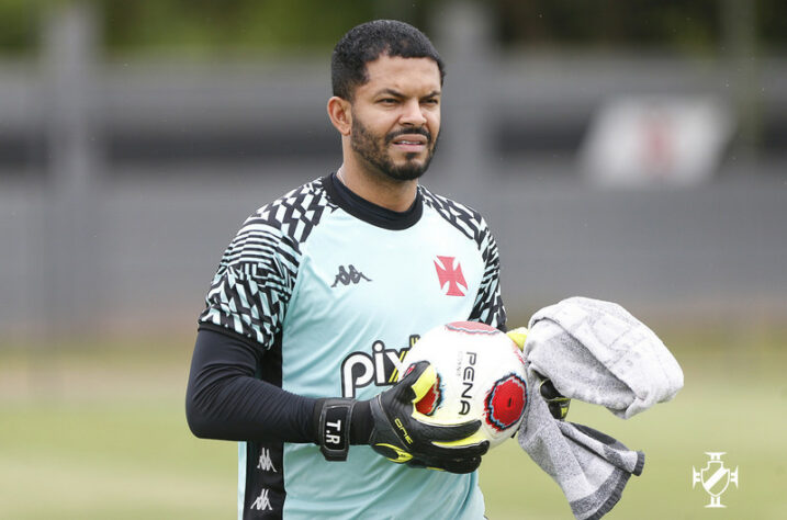 ENCAMINHADO - O diretor executivo do Vasco, Paulo Bracks, revelou que o goleiro Thiago Rodrigues está de saída. O dirigente não contou qual o destino. No entanto, o clube é o Vitória. A informação foi divulgada primeiramente pelo "Canal do Dinâmico" e confirmada pelo LANCE!.