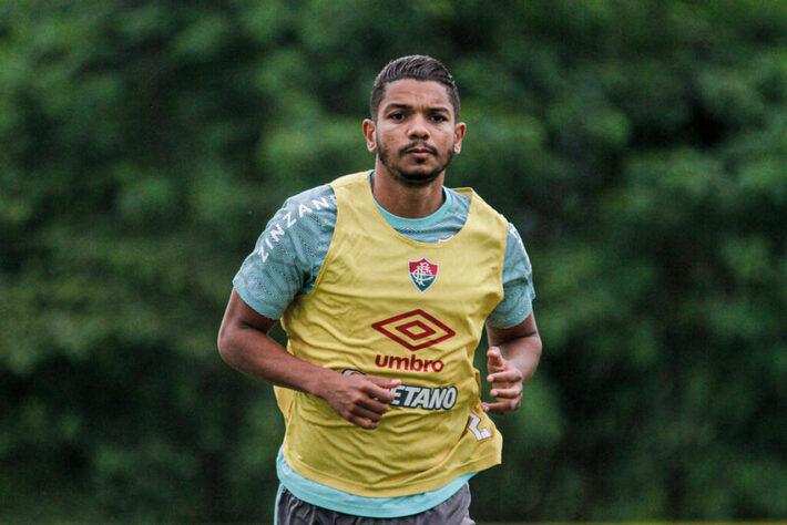 David Braz - O ex-zagueiro do Grêmio também aproveitou seu fim de ciclo no clube gaúcho para rescindir e assinar com o Fluminense. O contrato foi contrato foi firmado até abril de 2023. Era quarta opção, virou titular, mas perdeu a posição depois de uma lesão e segue em recuperação.