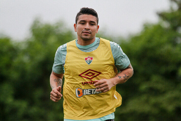 FECHADO - O lateral-esquerdo Mário Pineida está de volta ao Barcelona-EQU. Após passagem apagada pelo Fluminense, o defensor não teve o empréstimo renovado no Tricolor.