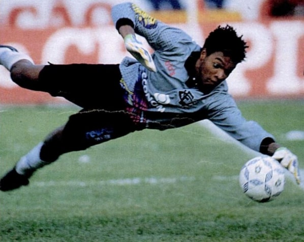 Dida: foi o goleiro da campanha do Vitória em 1993, quando o clube chegou à semifinal. Na época, tinha 19 anos.