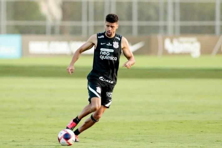 O zagueiro Léo Santos voltou aos gramados timidamente na última temporada, após ficar mais de dois anos afastado, por conta de problemas no joelho. Para ganhar rodagem, o Timão emprestou o defensor à Ponte Preta até o fim desta temporada. 