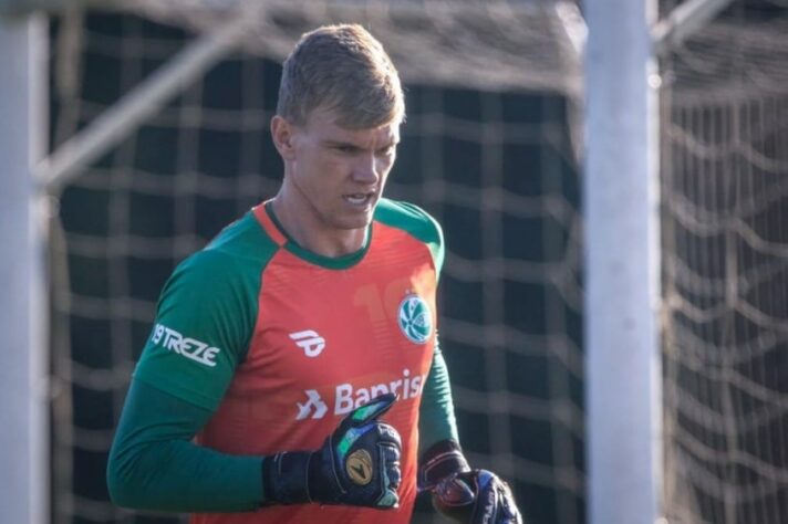 FECHADO - Douglas Friedrich vai voltar para o Avaí. O goleiro não está nos planos do Bahia, que tem contrato com ele até dezembro de 2023 e o emprestou ao clube catarinense justamente até essa data. A informação foi divulgada pelo Bahia Notícias, pelo repórter Cristian Delosantos e pelo portal "GE".