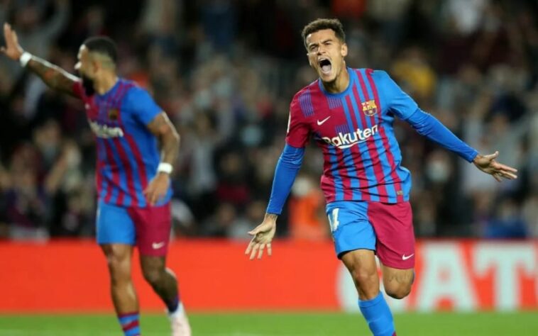 FECHADO - Aston Villa e Barcelona anunciaram nesta sexta-feira que chegaram a um acordo pelo empréstimo do brasileiro Philippe Coutinho. O meia-atacante de 29 anos ficará na equipe inglesa até junho, no final da atual temporada, mas o time de Birmingham terá a opção de compra. O valor não foi revelado. Philippe Coutinho chegará em Birmingham nas próximas 48 anos e a transferência depende ainda da realização de exames médicos e da concessão do visto de trabalho inglês para o atleta.