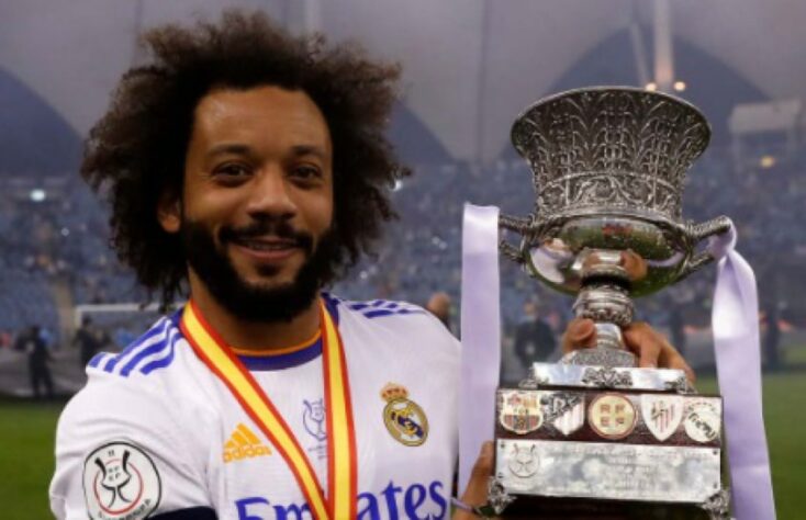 A conquista da Supercopa da Espanha pelo Real Madrid teve um gosto especial para o lateral Marcelo. O título sobre o Athletic Bilbao foi o 23º do brasileiro vestindo a camisa merengue, igualando o recorde da lenda Francisco Gento, que defendeu o clube espanhol entre 1953 e 1971. O brasileiro passa a ser o jogador com mais títulos da história do clube.