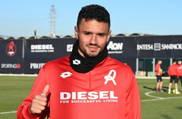 FECHADO! - O atacante holandês Alessio da Cruz está de volta ao futebol europeu. Nesta semana, o Vicenza (Itália) anunciou pelas redes sociais a chegada por empréstimo do atleta de 24 anos.