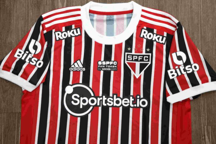 Uniforme tricolor do São Paulo com a marca Bitso.