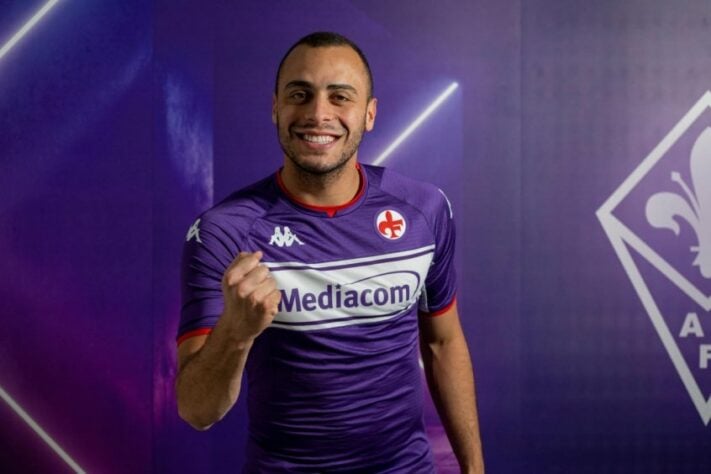 Arthur Cabral -  Fiorentina - 24 anos de idade - atacante