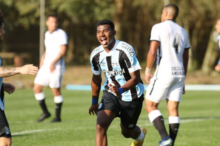 Cuiabano (Grêmio) - Lateral-esquerdo de 18 anos, tem como característica principal a ofensividade e marcou três gols em 18 jogos em 2021.
