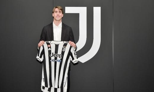 25º lugar: Dusan Vlahovic (atacante - sérvio): Da Fiorentina (ITA) para a Juventus (ITA) por 81,6 milhões de euros.