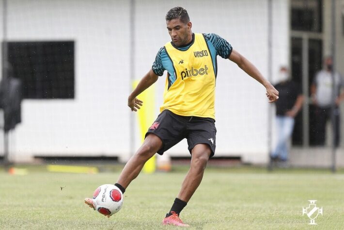 Isaque - Era uma das últimas opções para o setor criativo do meio-campo. Estava emprestado pelo Grêmio, 