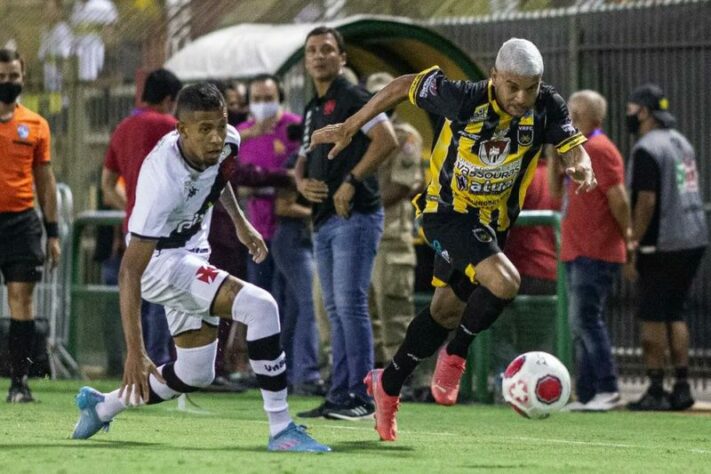 Volta Redonda - Sobe: Pedrinho e Dilsinho marcaram os gols da equipe na partida / Desce: O lado esquerdo da defesa do Voltaço deu muitos espaços para o ataque vascaíno. Além disso, o goleiro Vinícius Dias se posicionou mal em determinados lances e comprometeu na partida.