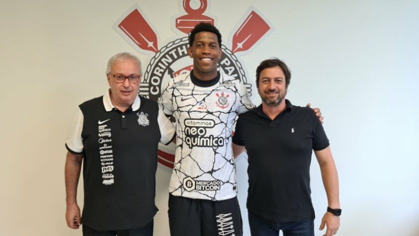 FECHADO! - O Corinthians concretizou nesta quarta-feira (26) a renovação de contrato com o zagueiro Gil até o fim de 2023. As conversas entre o clube e o jogador já estavam bastante adiantadas desde o início do ano, e nesta semana as últimas burocracias foram resolvidas.