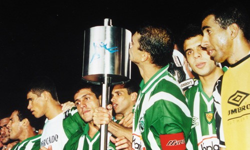 Além de momentos expressivos na Série A nos anos 90, a equipe em 1999 foi campeã da Copa do Brasil ao conter o ímpeto do Botafogo. No Maracanã, a geração de Márcio Mixirica, Maurílio, Mabília, Picoli e Lauro escrevia o nome do Juventude na história.  O dado curioso ficou na camisa dos "jaconeros": o patrocínio da Yoplait, marca de iogurte pertencente à Parmalat na época. Em 2000, o acordo com a multinacional acabou.