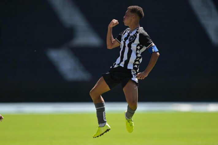 Kauê (Botafogo) - Volante de 16 anos e capitão do sub-17, já tem multa de 45 milhões de euros para o exterior.