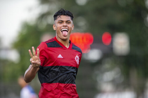 Mateusão (Flamengo) - Um dos destaques do Mengão campeão brasileiro sub-17, já atuou no profissional, disputando o Campeonato Carioca.