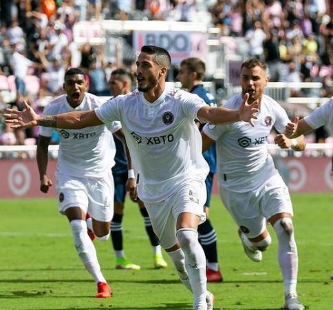 FECHADO! - Especulado pelo Corinthians, o zagueiro Nicolás Figal decidiu o seu futuro. Depois de muito se falar sobre qual seria o destino do atleta, o Boca Juniors levou a melhor e pode assinar em breve o contrato com o atleta.