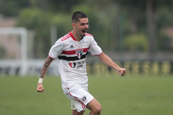Pedrinho (São Paulo) - Aos 19 anos, é camisa dez e destaque do sub-20 Tricolor. O meia também foi aproveitado por Crespo quando era técnico do São Paulo.