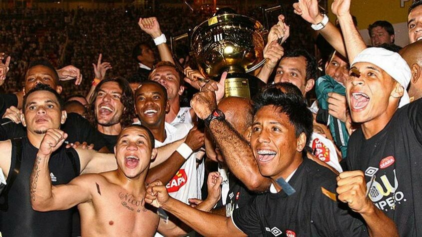 2010 - Campeão: Santos / Vice: Santo André.
