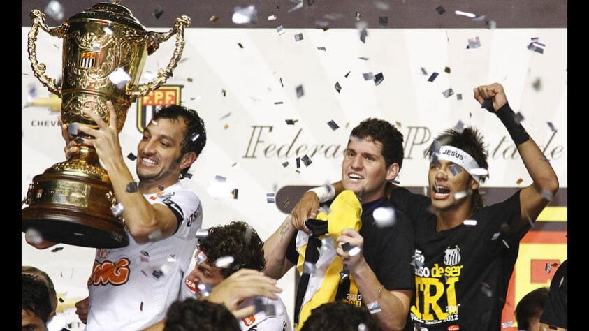 4º lugar (empate entre dois clubes): Santos - 22 títulos 