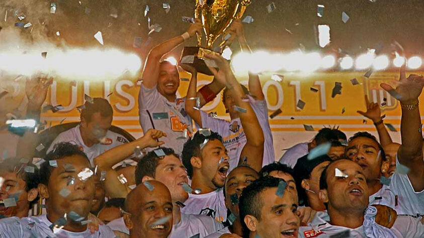 2011 - Campeão: Santos / Vice: Corinthians.