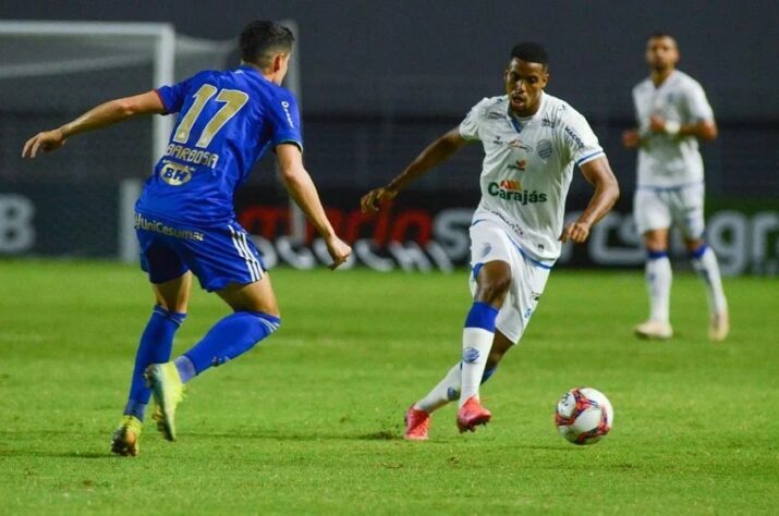 FECHADO! - Enquanto está negociando com o atacante Pablo, o Ceará anunciou um outro jogador para a posição. Trata-se de Yuri Castilho. Relevado no Avaí, o jogador chega por empréstimo de uma temporada.