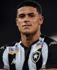 FECHADO! - O Botafogo fechou a permanência de dois jogadores considerados com potencial internamente. O Alvinegro concluiu a compra de Vitinho (foto) e Vitor Marinho junto ao Resende após um encontro entre representantes dos dois clubes no Rio de Janeiro. O Glorioso vai desembolsar R$ 500 mil para adquirir a dupla.