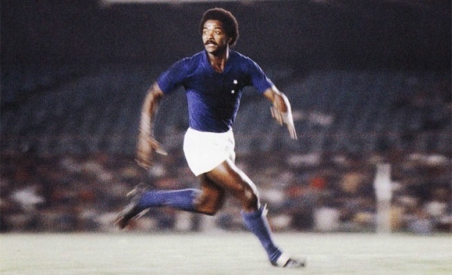 Zé Carlos (Cruzeiro) - 633 jogos.