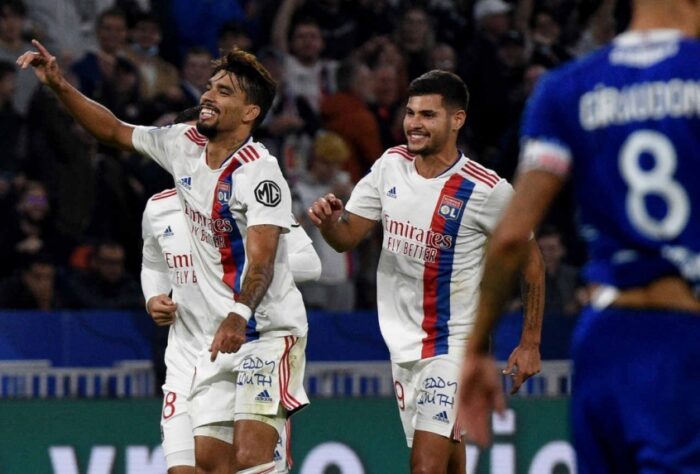 Mesmo com a equipe não fazendo um bom segundo tempo, Lucas Paquetá e Bruno Guimarães se destacaram na vitória do Lyon por 1 a 0 sobre o Troyes. 71% dos ataques do time passaram pelo setor dos brasileiros.