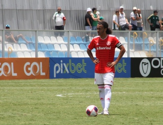 Estevão (Meia - Internacional): Capitão, ditou o ritmo do meio-campo do Inter durante a competição. Marcou dois gols na Copinha.