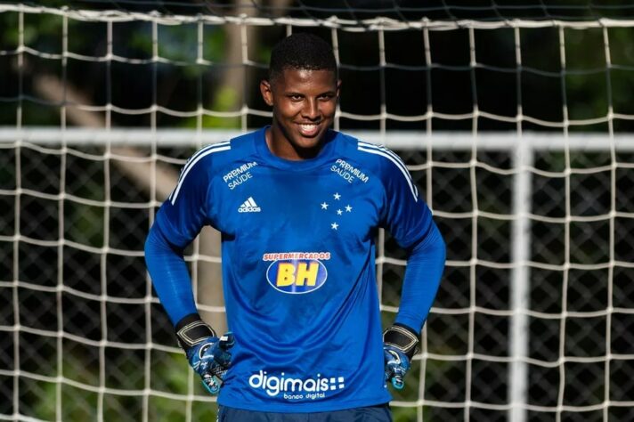 Denivys (Goleiro - Cruzeiro): Autor de grandes defesas durante o torneio, ele concorre a craque da Copinha. 