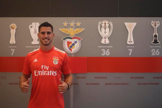 NO RADAR - O Botafogo fez uma consulta por Gabriel Pires, meio-campista de 28 anos que pertence ao Benfica e está emprestado ao Al Gharafa, do Qatar. O contato foi feito por pessoas próximas a John Textor, novo investidor do Glorioso, que chegaram ao futebol do Alvinegro. O contrato com a equipe asiática acaba no meio do ano.