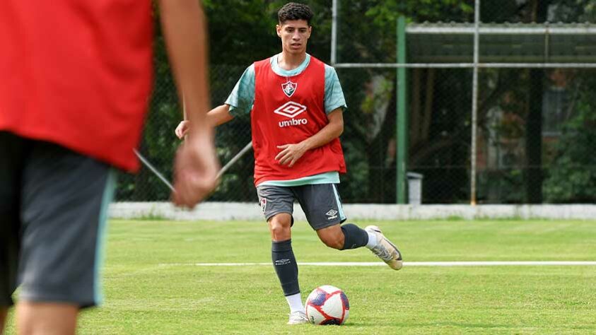 Yago - nascido em 02/08/2001 - contrato até 31/12/2022. Fluminense tem 90% dos direitos.