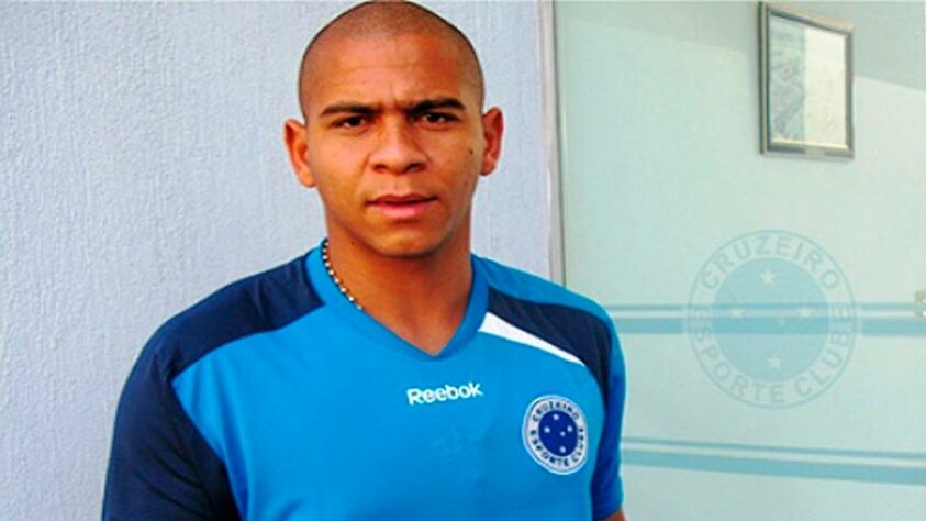 Cruzeiro - Walter (atacante): Walter chegou por empréstimo vindo do Porto. Apesar de toda qualidade, fez 11 partidas somente e marcou três gols. 