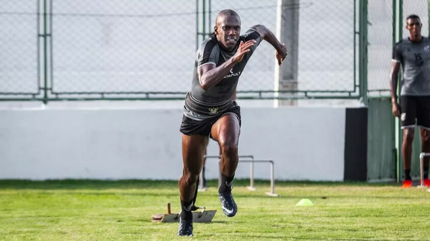 JÁ FECHOU! - Fabinho (volante - 35 anos) - Saiu do Ceará para Botafogo.