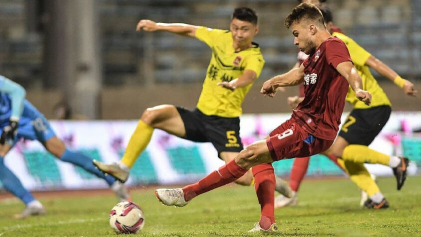 O ponta Igor Sartori surgiu no Flamengo, mas nunca se firmou. Chegou a ser emprestado para clubes como Bragantino. Após vínculo com o Rubro-Negro, atuou pelo Volta Redonda, mas poucos meses depois rumou a times de Hong Kong. No início de 2021, foi contratado pelo Meizhou Hakka.