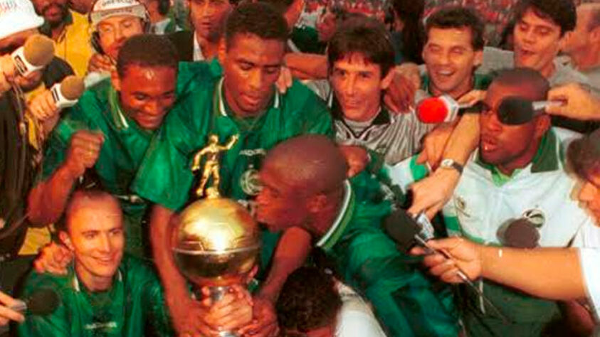 O Juventude se tornou campeão gaúcho de forma invicta em 1998, Flávio, Rodrigo Gral, Capone e Índio foram os destaques desta geração.