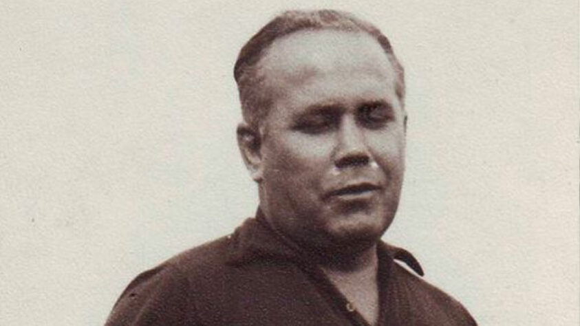 Adotando o pseudônimo de Jim López no Brasil, Galán conquistou 16 vitórias, cinco empates e cinco derrotas em seu período no clube do Parque São Jorge.