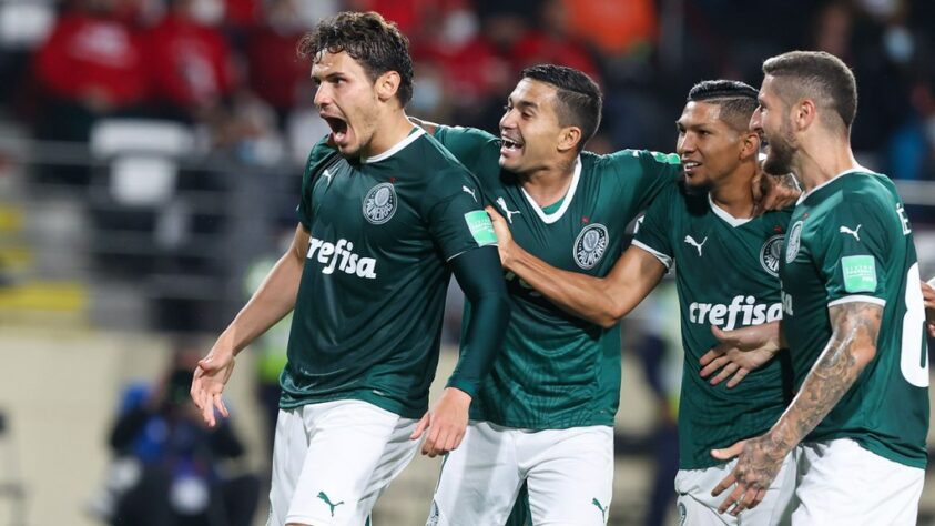 Com relativa tranquilidade, o Palmeiras venceu o Al Ahly por 2 a 0 nesta terça-feira (8) , em Abu Dhabi, e garantiu a classificação para a grande decisão do Mundial de Clubes. Confira as notas dos jogadores e análises das atuações! (por Rafael Ribeiro)