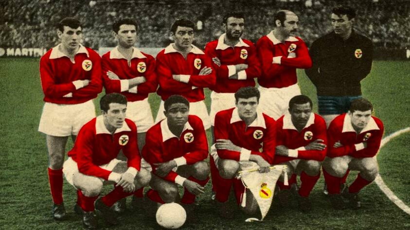 Benfica: 2 títulos (1960–61 e 1961–62 [foto])