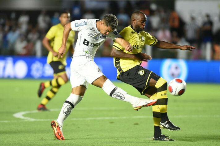 São Bernardo - Sobe: Silvinho – Foi o jogador mais perigoso do São Bernardo no jogo. O atacante incomodou bastante o setor defensivo do Peixe durante toda a partida e acabou premiado com um gol no segundo tempo. // Desce: Júnior Oliveira – O goleiro fez uma boa defesa em uma cabeçada de Madson no começo do jogo, mas no gol de Marcos Leonardo poderia não ter saído do gol. Saiu atrasado no lance e o atacante santista jogou de cobertura. 