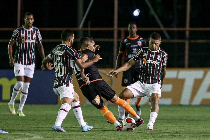 Nova Iguaçu - Sobe:  Conseguiu neutralizar o ataque do Fluminense em alguns momentos e dificultou a criação adversária. / Desce: Cometeu muitas faltas e teve um jogador expulso, além de não ter conseguido criar.