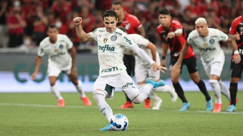 18 – 23/2/2022 - Athletico-PR 2 × 2 Palmeiras – Recopa Sul-Americana-2022 (cruzado, meia altura, canto esquerdo do goleiro)