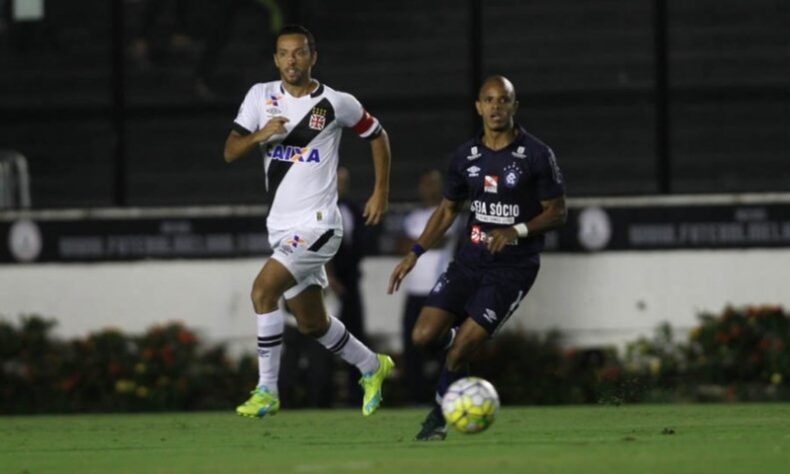 2016 - Remo 0x1 Vasco - Na estreia, Thalles marcou e deu a vitória, em pleno Mangueirão, em Belém, no Pará. No jogo de volta, os cariocas voltaram a vencer, desta vez por 3 a 1 e garantiram a classificação para a segunda fase.