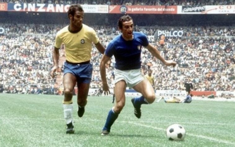 Itália: Luigi Riva - Atacante (35 gols em 42 jogos entre 1965 e 1974) / Foi campeão da Eurocopa com a Itália em 1968, marcando gol na grande final.