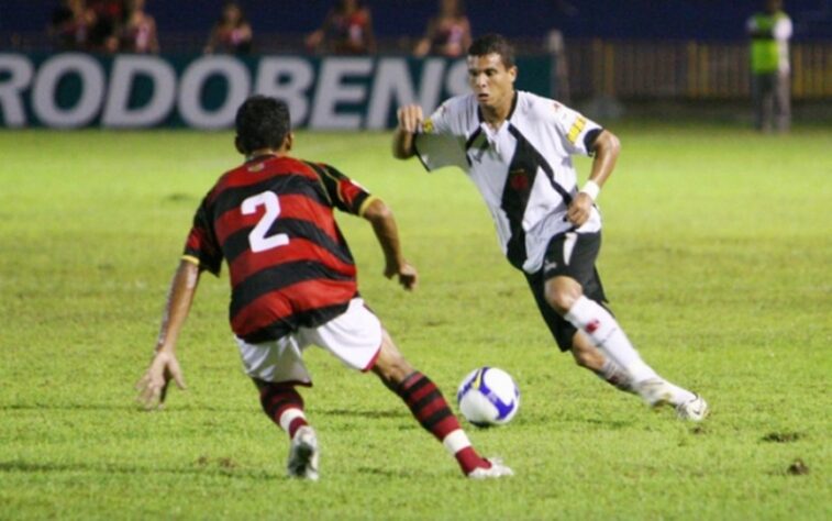 2009 - Flamengo-PI 1 x 4 Vasco - No Piauí, o Cruz-Maltino estreou com goleada e garantiu a vaga na segunda fase. Jéferson, Élton (2) e Paulo Sérgio marcaram os gols  